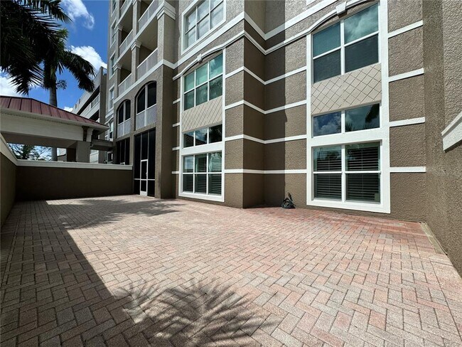 Building Photo - 808 3rd Ave W