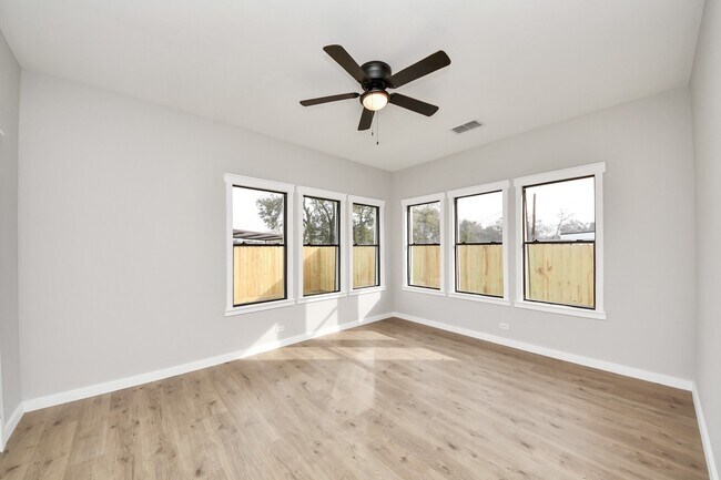 Building Photo - 1507 Brooks Ave