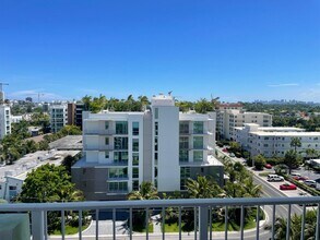 Building Photo - 10350 W Bay Harbor Dr