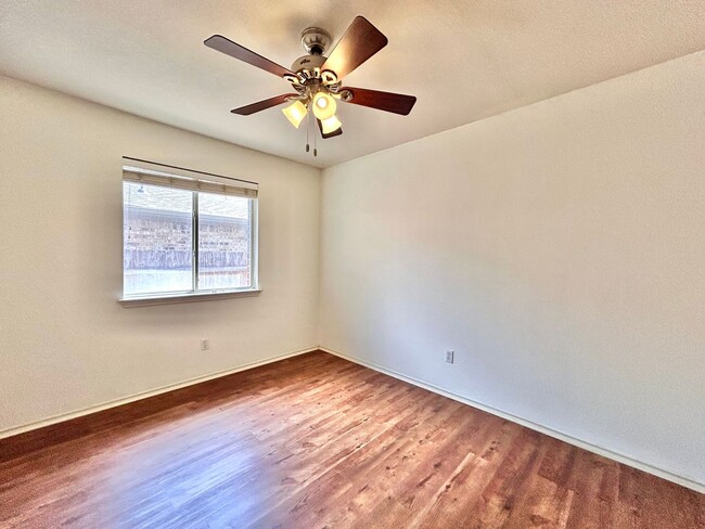 Building Photo - Charming 3/BR 2/BA Home with Covered Deck ...