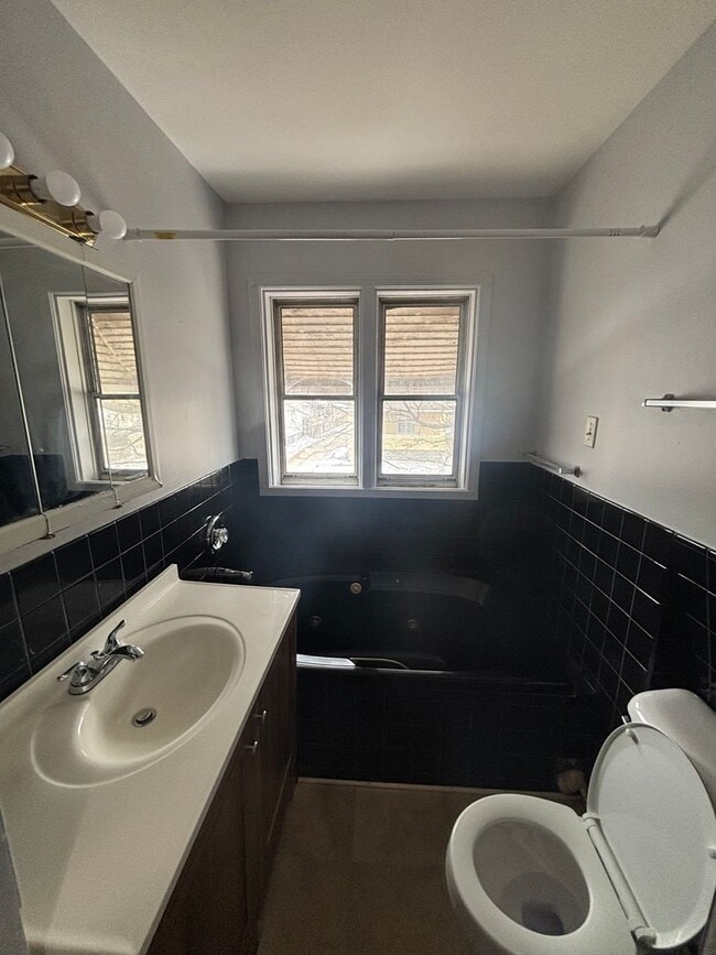 Building Photo - 3bd Single Warner Rd Area Cash Pay/Section 8