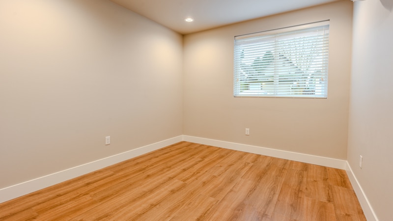 Building Photo - 2106 Oakes Ave