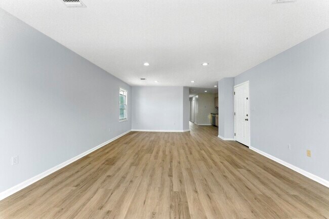Building Photo - 70 Lembeck Ave