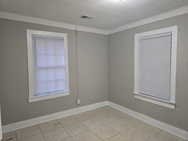Building Photo - 1339 Blue Ridge Terrace