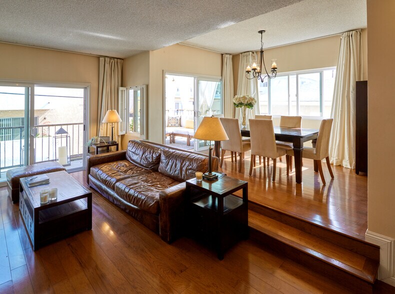 Building Photo - 817 10th St