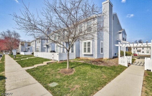Building Photo - 81 Almond Dr