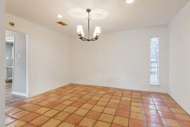 Building Photo - 10815 Cypresswood Dr