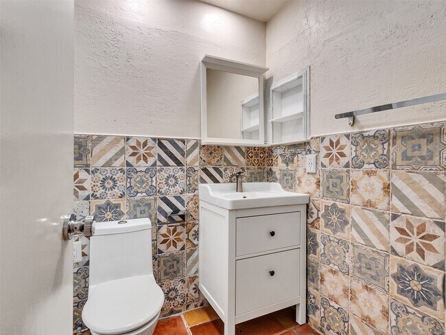 Building Photo - 22538 Market Square Ln