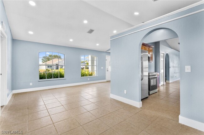 Building Photo - 1715 NE 2nd Ave