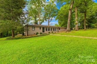 Building Photo - 7022 Lakeside Dr