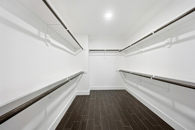 Building Photo - 2410 Del Norte St