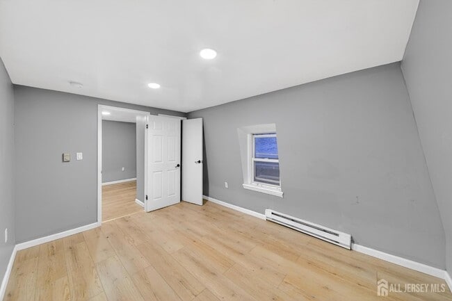 Building Photo - 194 High St