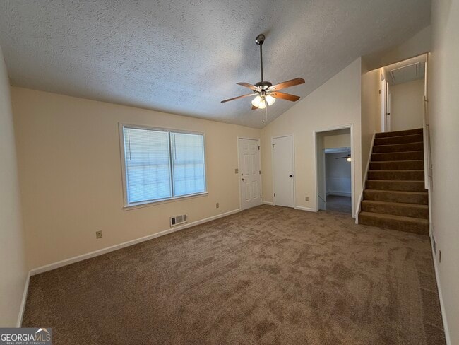 Building Photo - 734 Marthas Dr