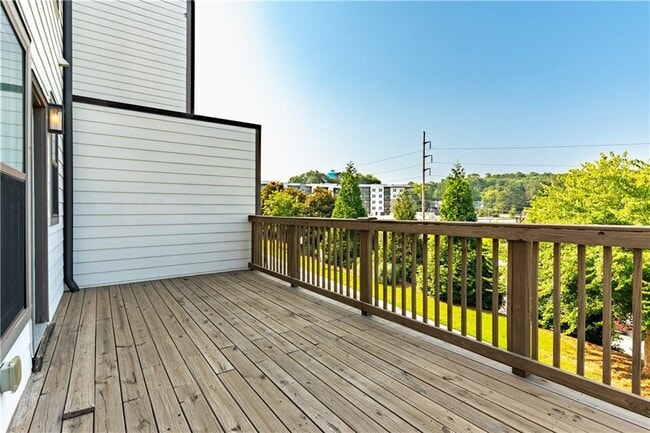 Building Photo - 2076 Holtz Ln