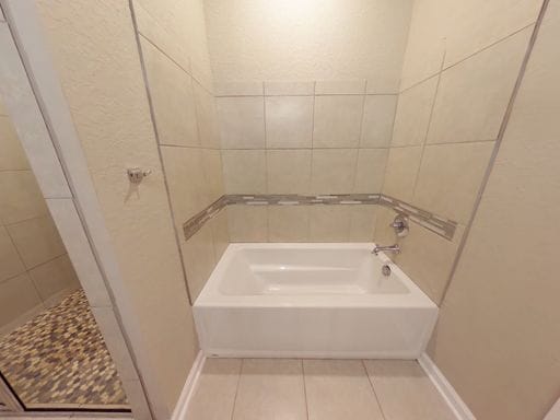 Building Photo - Beautiful Home with Everything in the Windcrest Gardens!