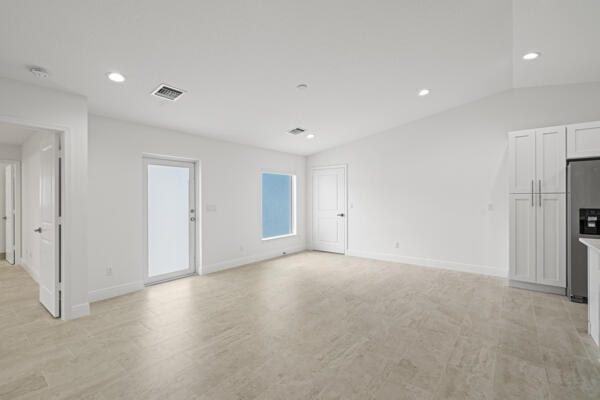 Building Photo - 5911 Seagrape Dr