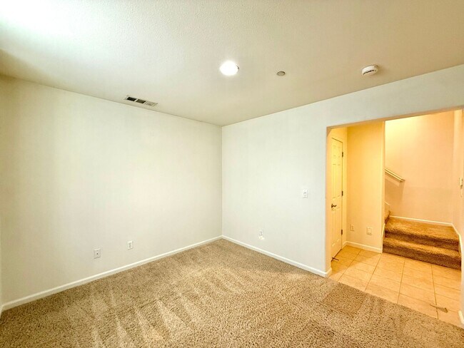 Building Photo - $4,400 / Beautiful 3BR + Bonus Room / 2.5BA Single-Family Home in Warm Springs, Fremont