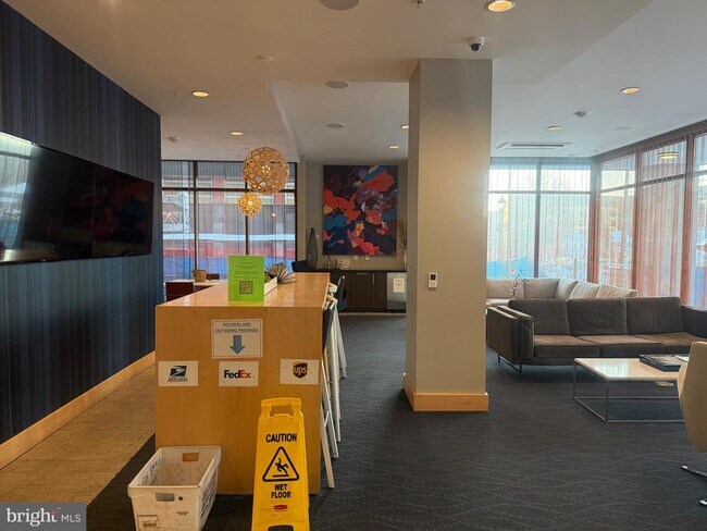 Building Photo - 1320 Fenwick Ln