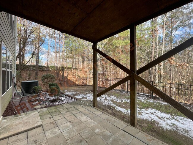 Building Photo - Elegant 4 bedroom Home w/ 1st Floor Office + Basement in Village Square @ Amberly, Cary, Availabl...