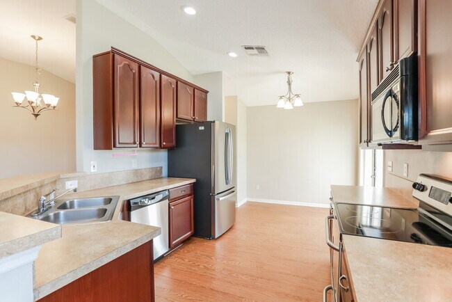 Building Photo - 1716 Hollow Glen Dr