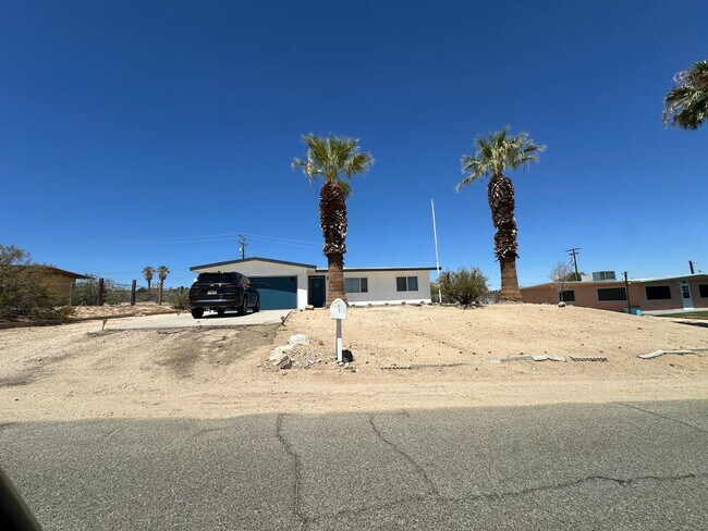 Building Photo - 5746 Halsey Ave