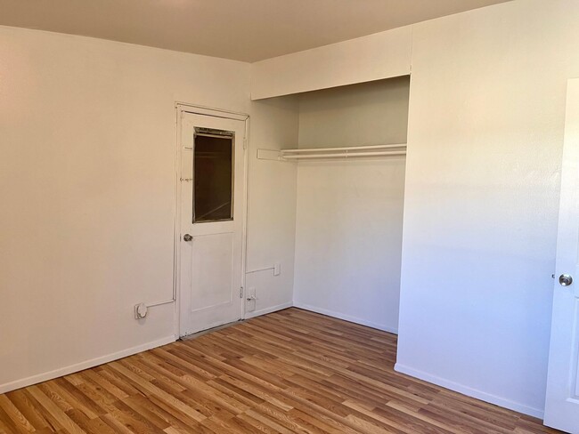 Building Photo - Three Bedroom Two Bathroom Home $2,495 Ria...