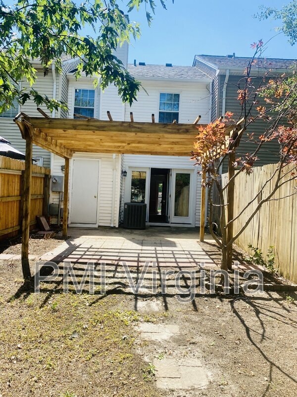 Building Photo - 5142 Settlers Park Dr