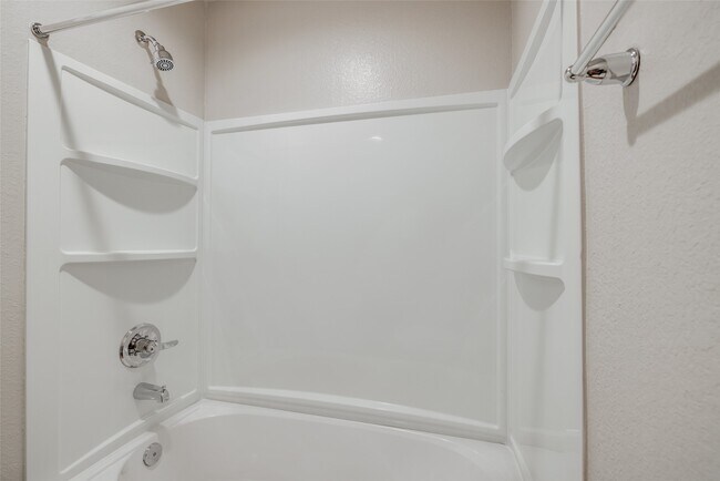 Building Photo - 211 Pk Pl Cir
