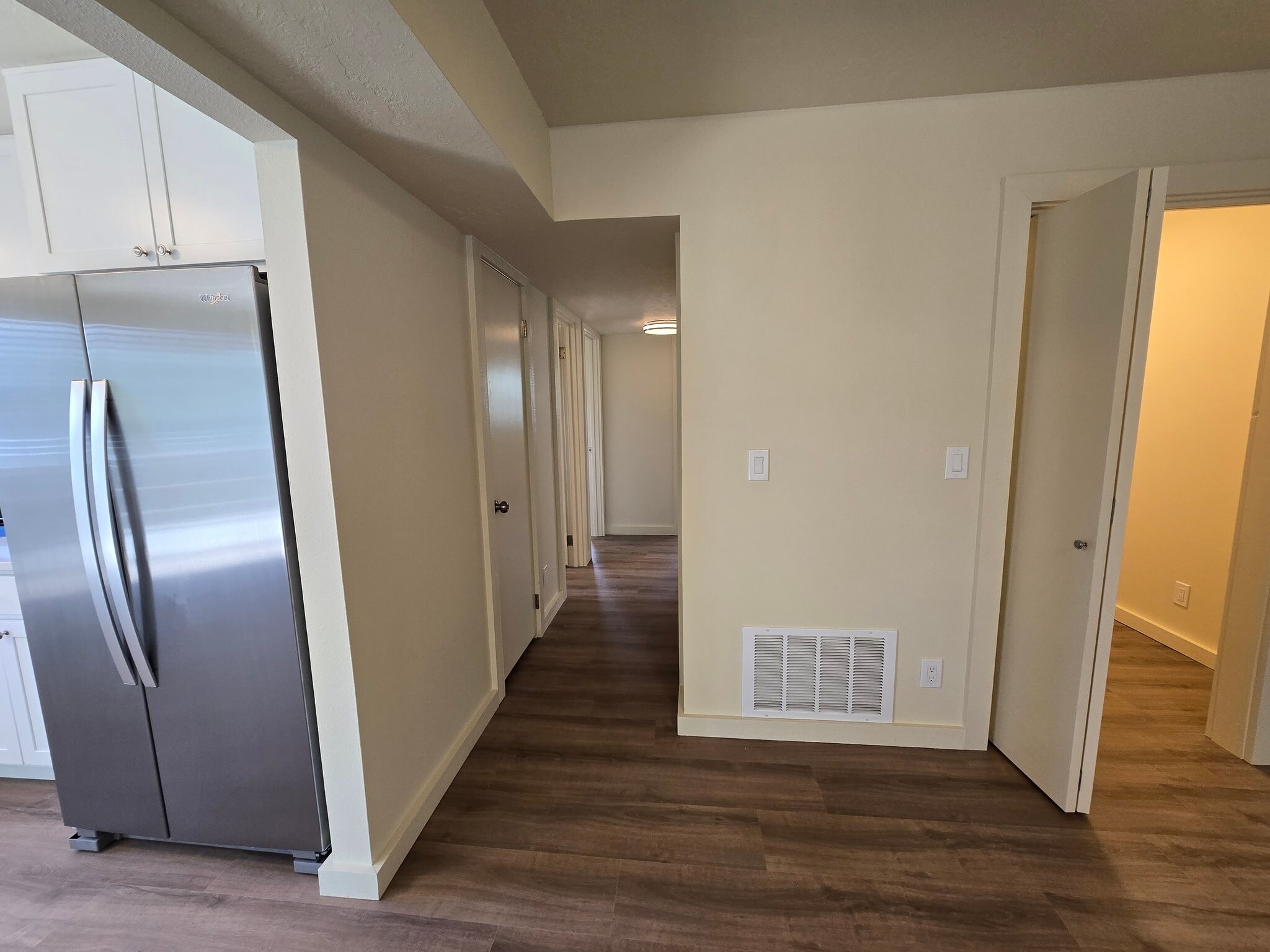 Building Photo - 405 N 16th Ave
