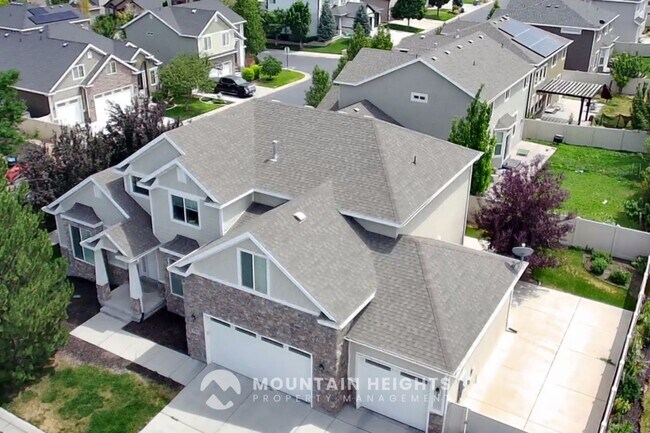 Building Photo - 3953 Sand Lake Dr