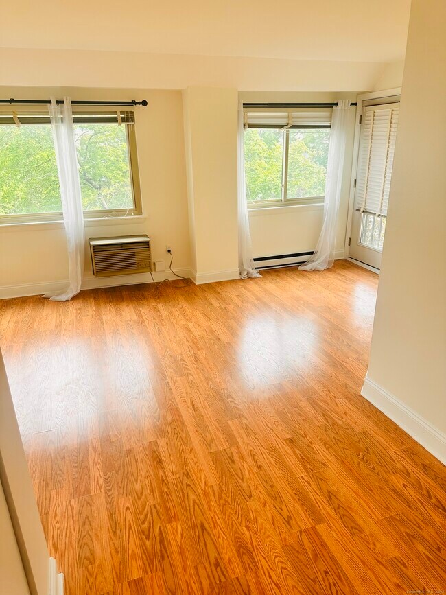 Building Photo - 104 North St