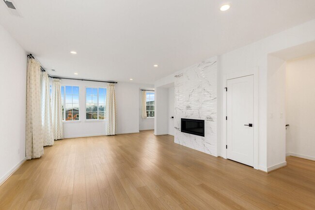 Building Photo - Duvall 4 Bedroom 4 Bath Townhome with 2 Car Attached Garage and A/C! LONG TERM RENTAL DISCOUNT AV...