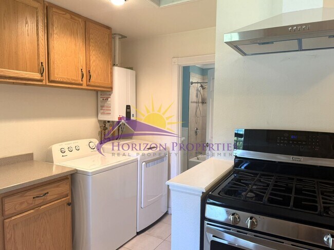 Building Photo - Bright 2 Bed 2 Bath 1,251 Sqft. Fair Oaks Home
