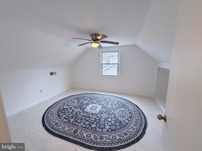 Building Photo - 2207 Luzerne Ave