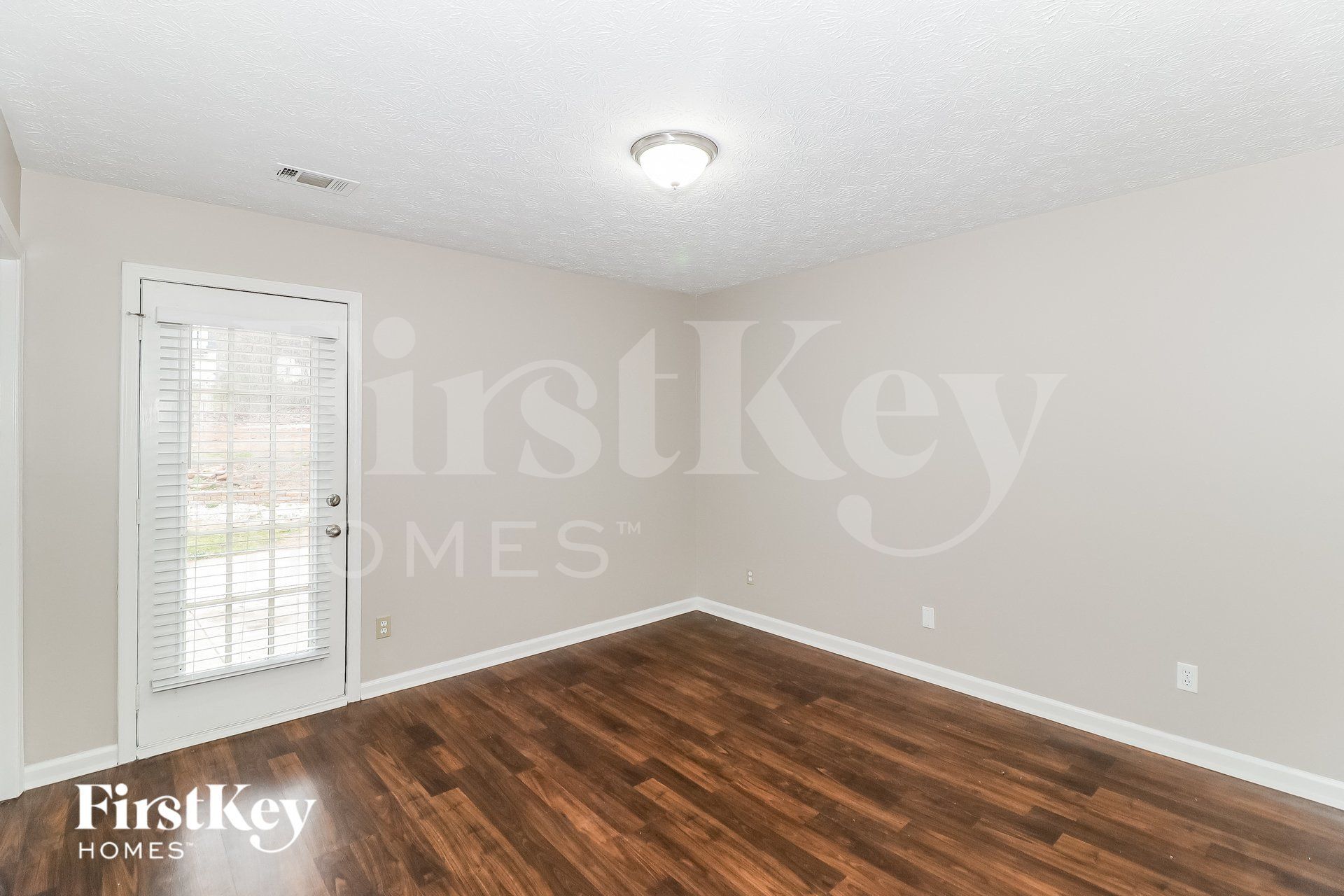 Building Photo - 324 Chimney Trace Dr