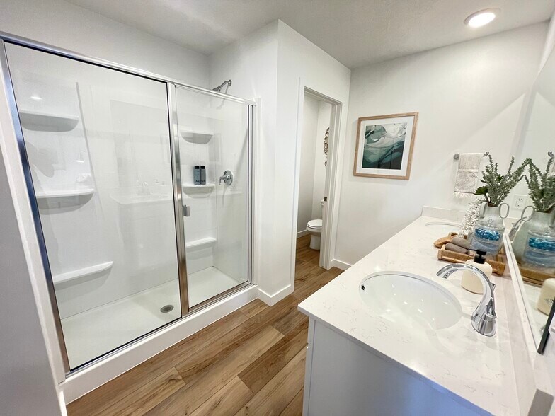 Building Photo - 1566 N Summer Spgs Cv