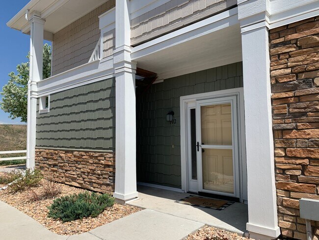 Building Photo - First Floor Condo by Equalizer Lake!