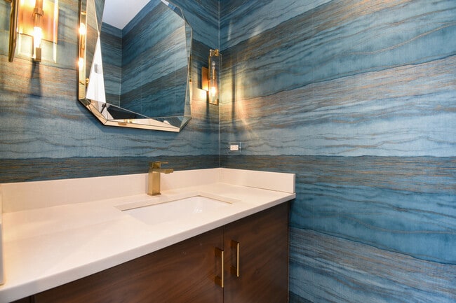 Building Photo - 330 Pennsylvania Way