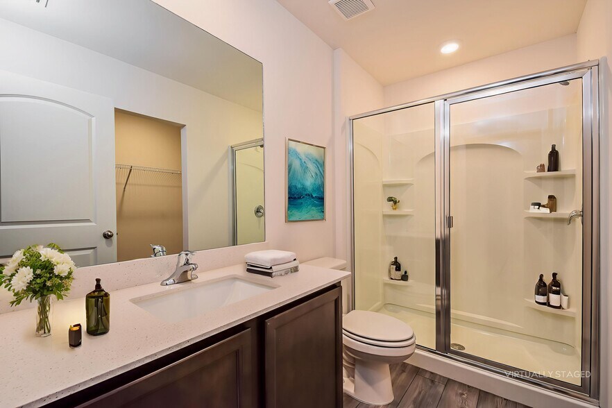 Building Photo - 865 Youngreen Dr