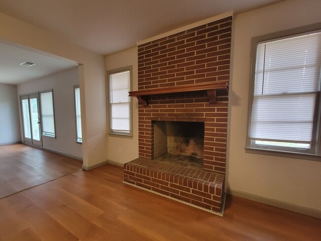 Building Photo - 5256 Eubanks Dr