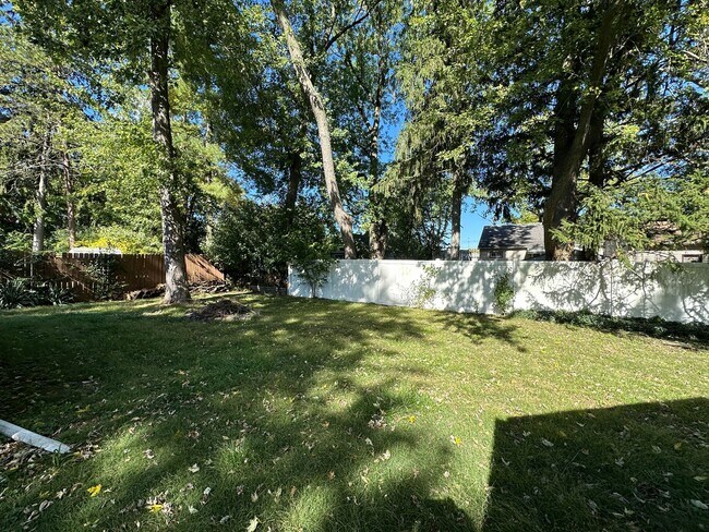 Building Photo - 1922 W Washington- Single Family Home