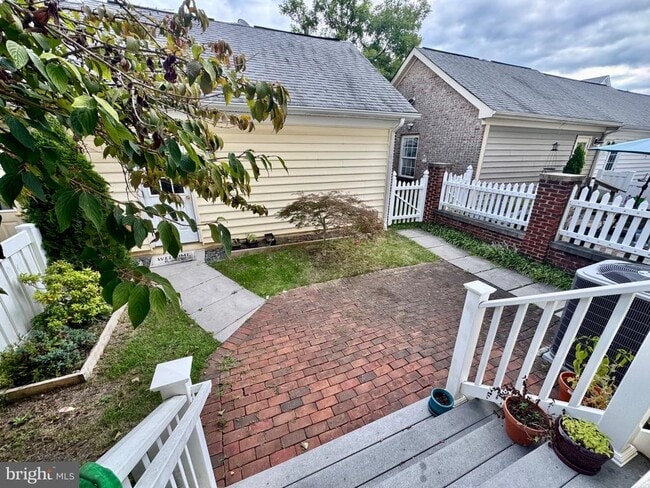 Building Photo - 23517 Gardenside Pl