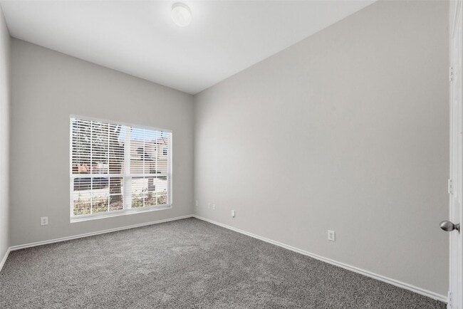 Building Photo - 9842 Wake Bridge Dr