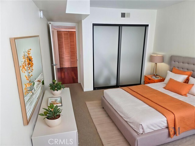 Building Photo - 702 Park Ave