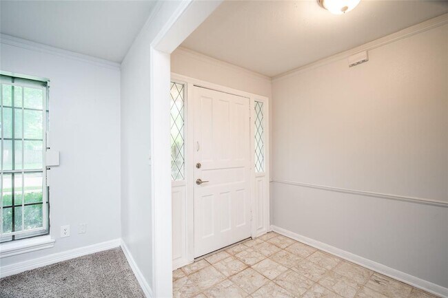 Building Photo - 15319 Paseo Del Rey Dr