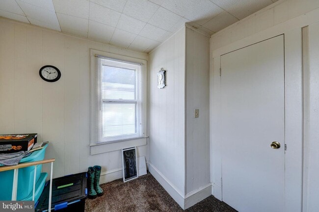 Building Photo - 220 Hazel Ave