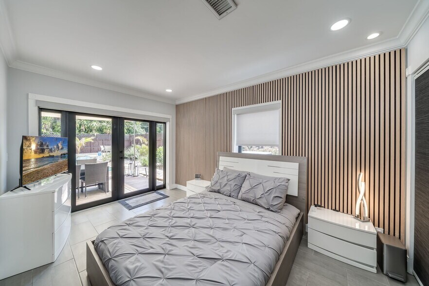 Building Photo - 1512 NE 17th Way