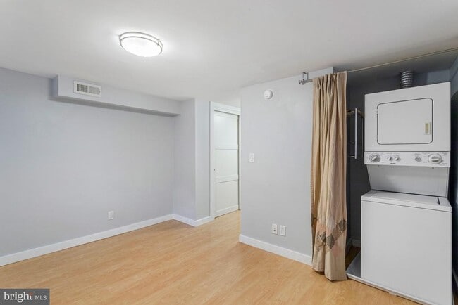 Building Photo - 1311 East Capitol St SE