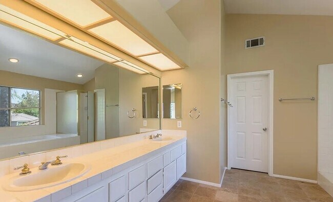 Building Photo - Oak Park 2 story cul-de-sac home