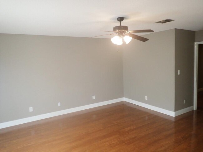 Building Photo - 12 Hillbrook Way